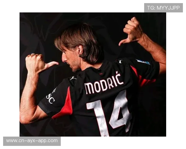 40岁魔笛太拼了：斜线狂奔25米 超车22岁小将！意甲第1核心，魔笛讲解